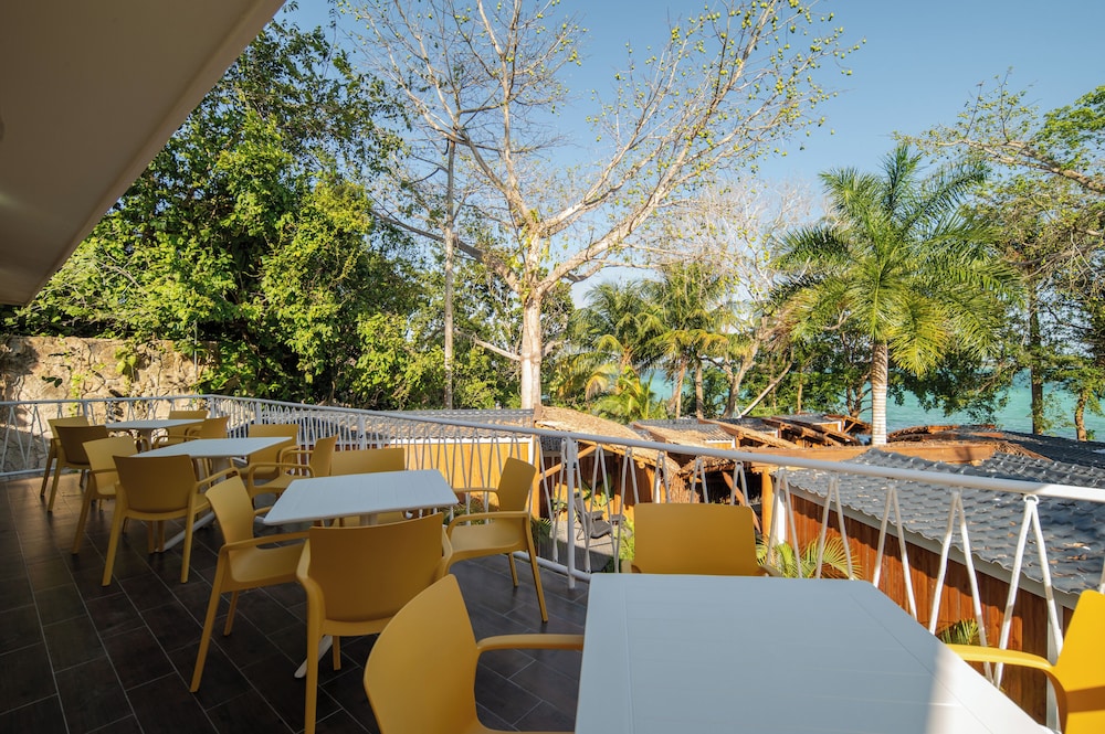 Casa Aakal Lagoon Front 30/44