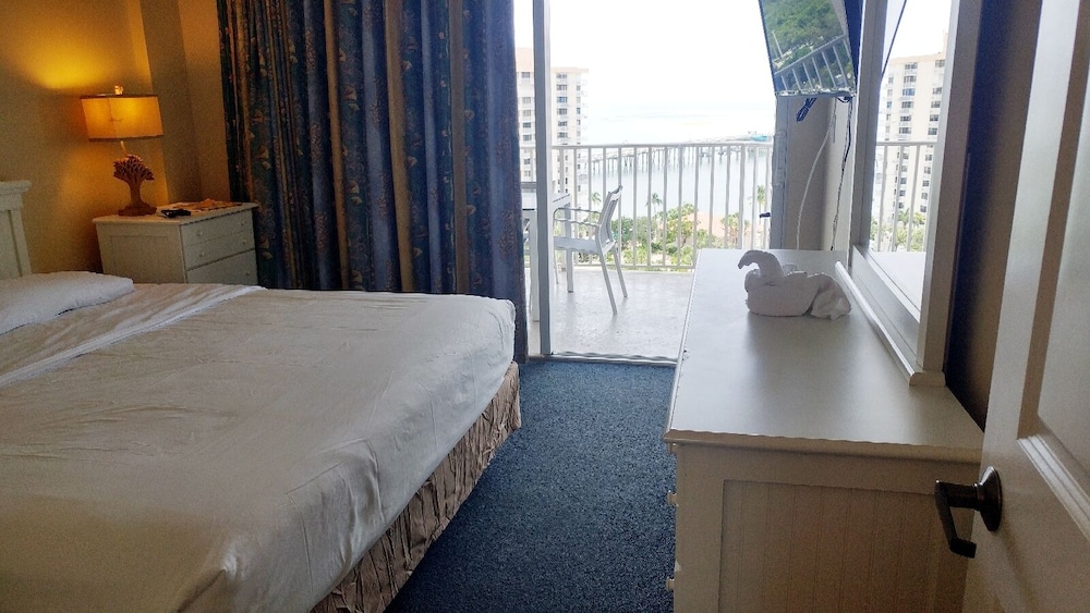 Lover's Key Resort by Check-In Vacation Rentals 18/70
