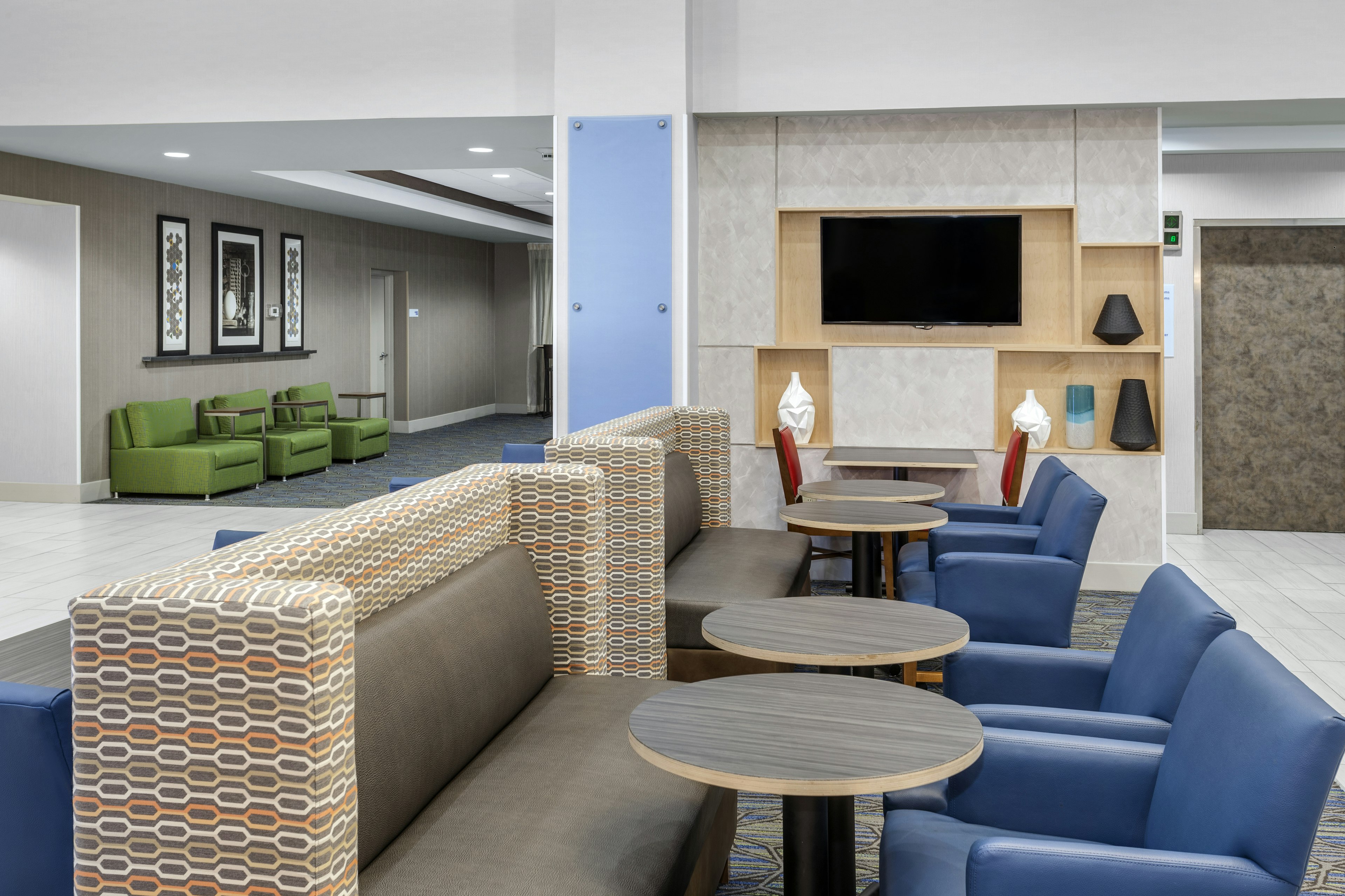 Holiday Inn Express Hotel & Suites South Portland 34/54