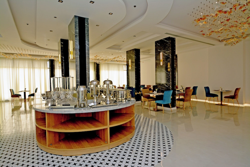 فندق ايه دبليو الرياض(AW Hotel Riyadh) 33/42
