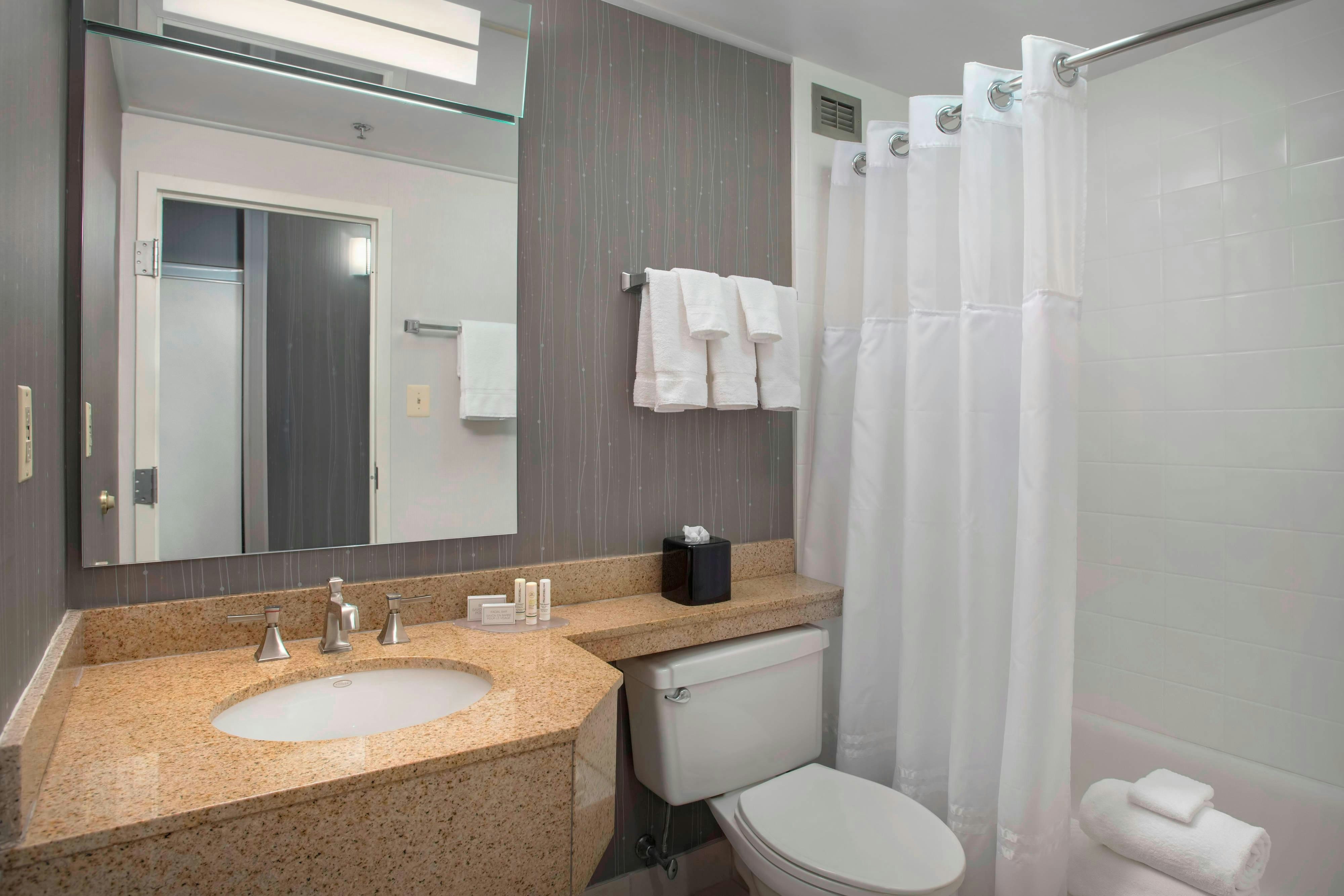 غرفة، Courtyard by Marriott Wilmington Downtown 2/2