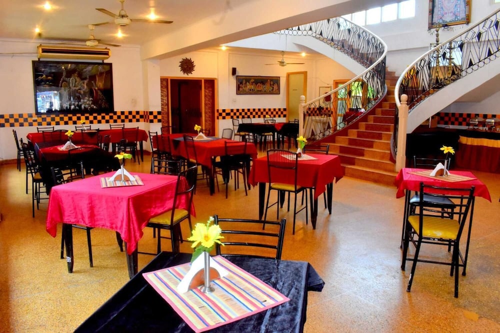 Cosy Hotel And Restaurant 16/24