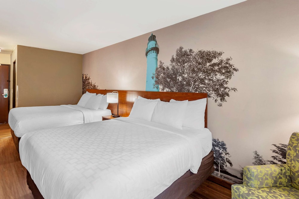 Clarion Pointe Racine - Mount Pleasant 11/36