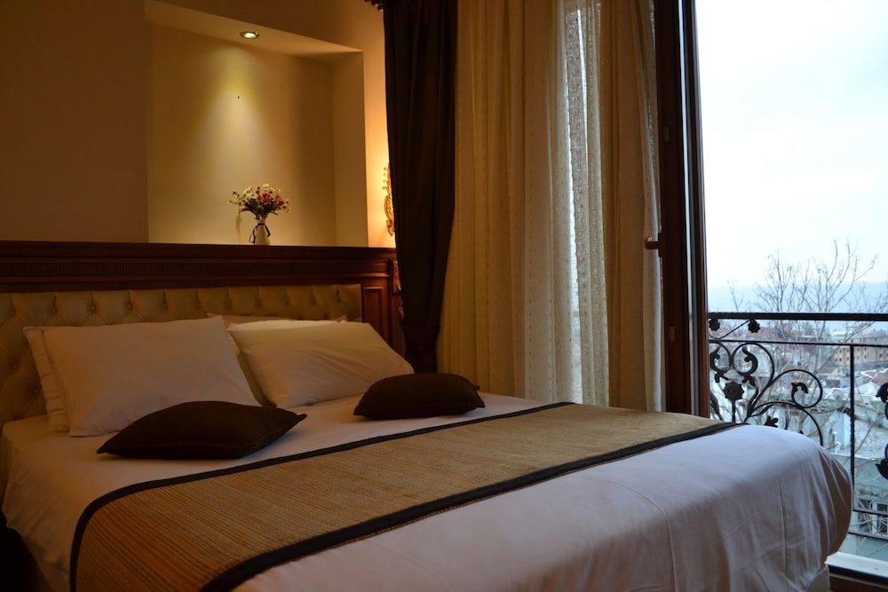 Seven Days Hotel 13/60