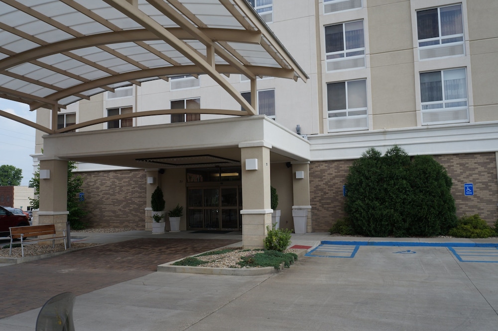 Holiday Inn Portsmouth Downtown 16/66