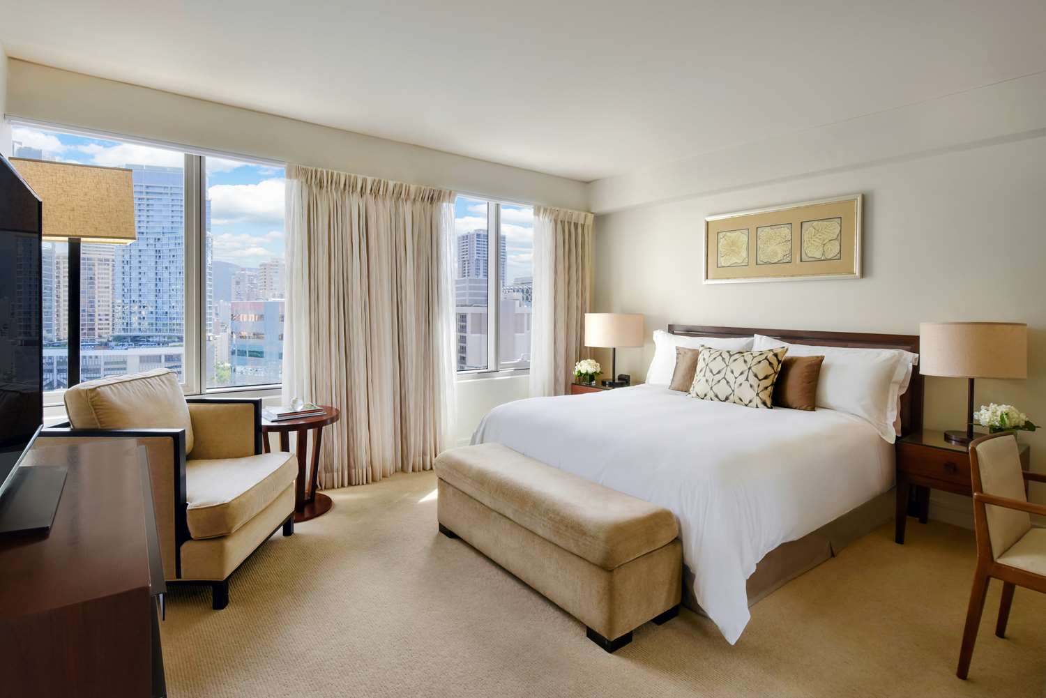 Superior, King Bed, City View