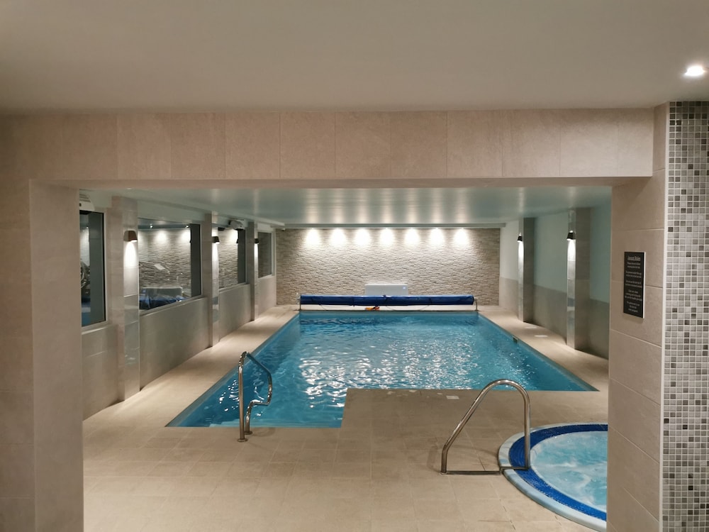 The Beeches Hotel And Leisure Club 25/50
