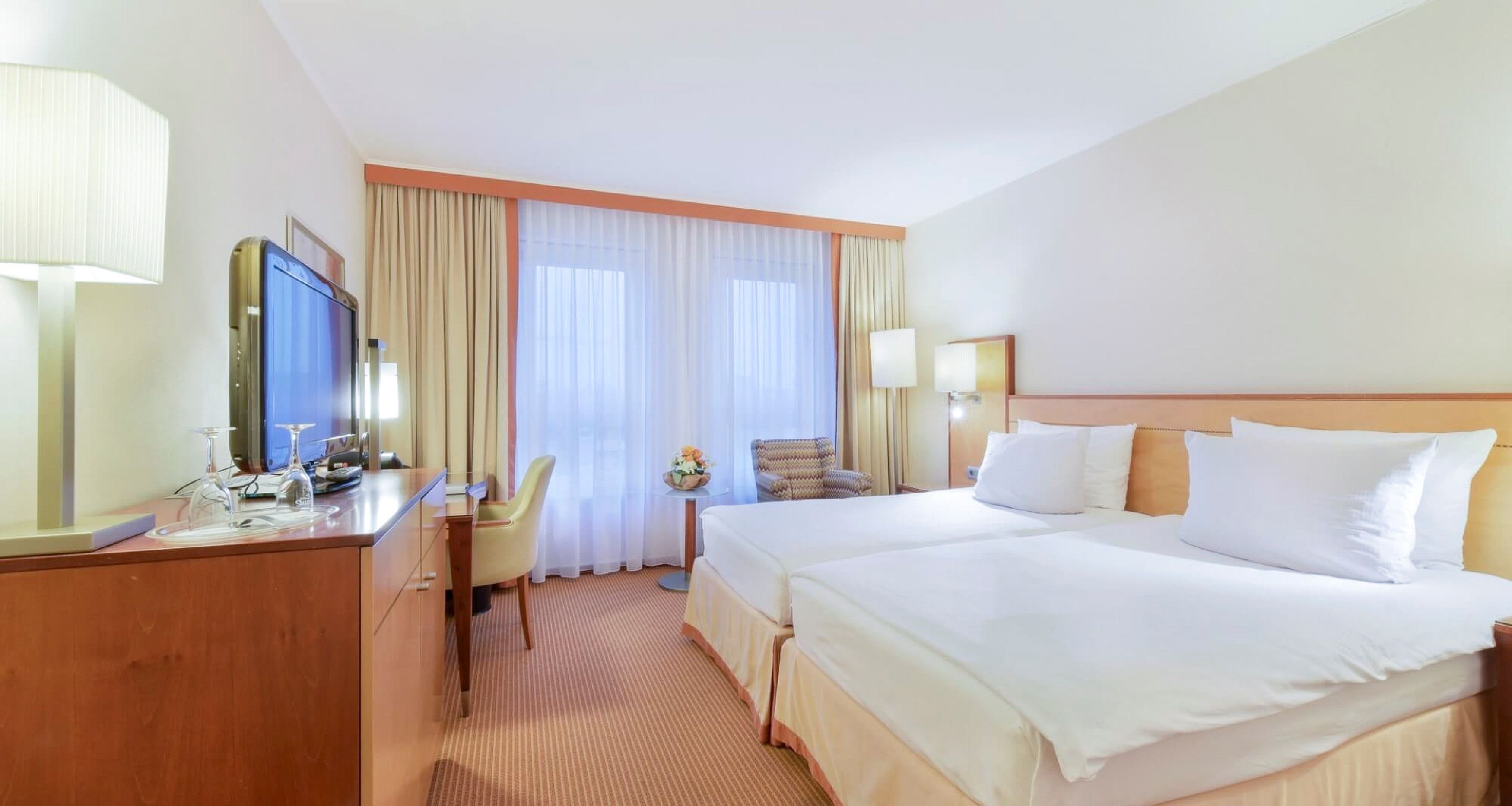 ROOM, DOUBLE BED