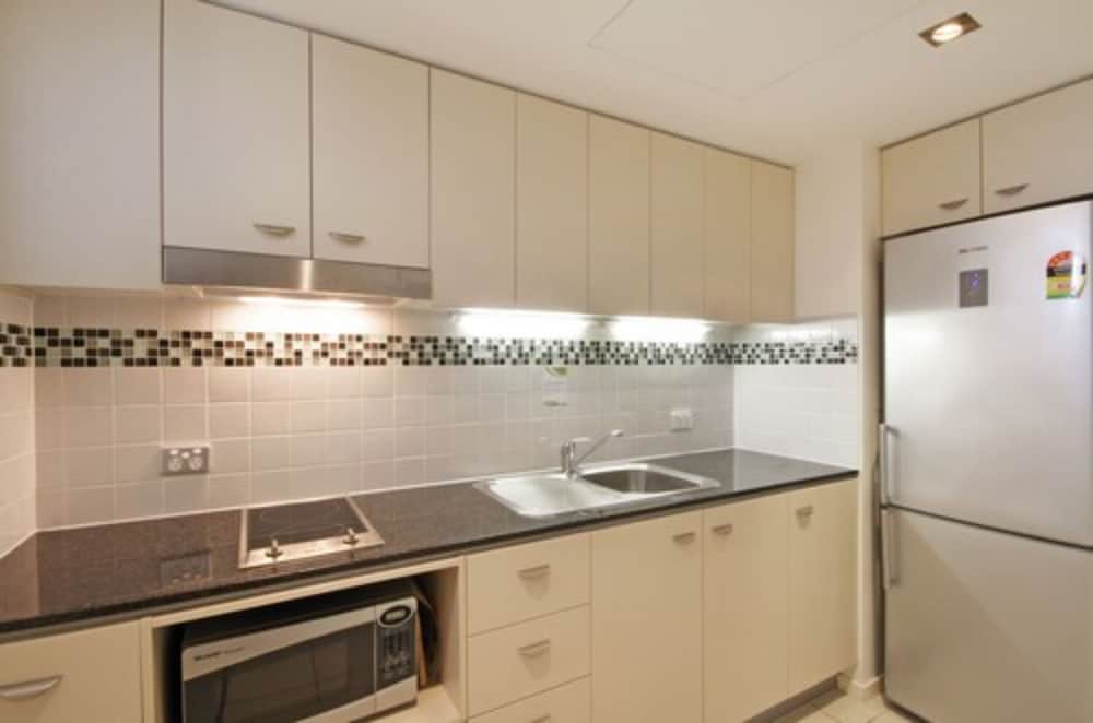 Ocean Views Resort 12/70