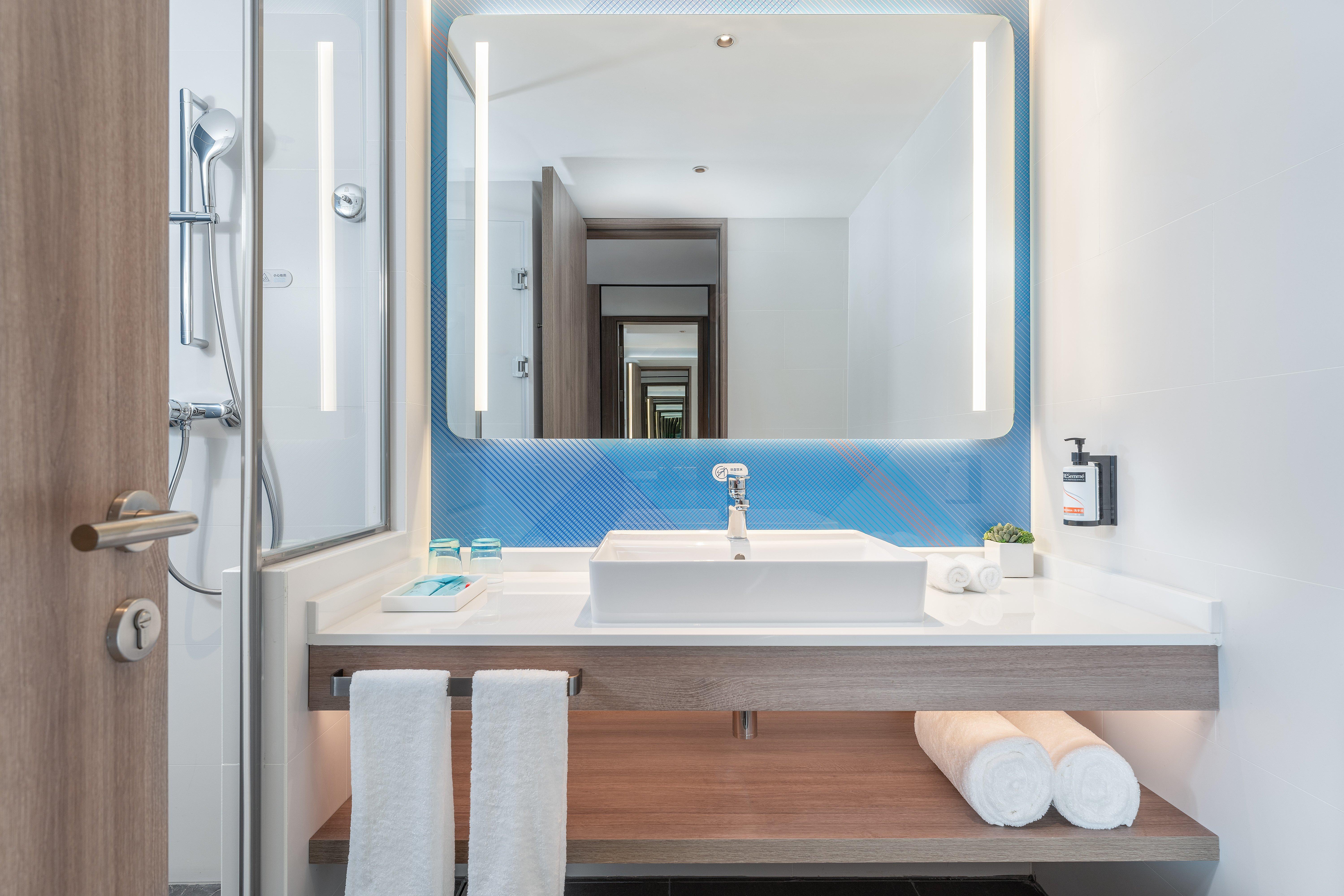 غرفة بسرير كينج، Holiday Inn Express Guangzhou Panyu Dashi 9/9