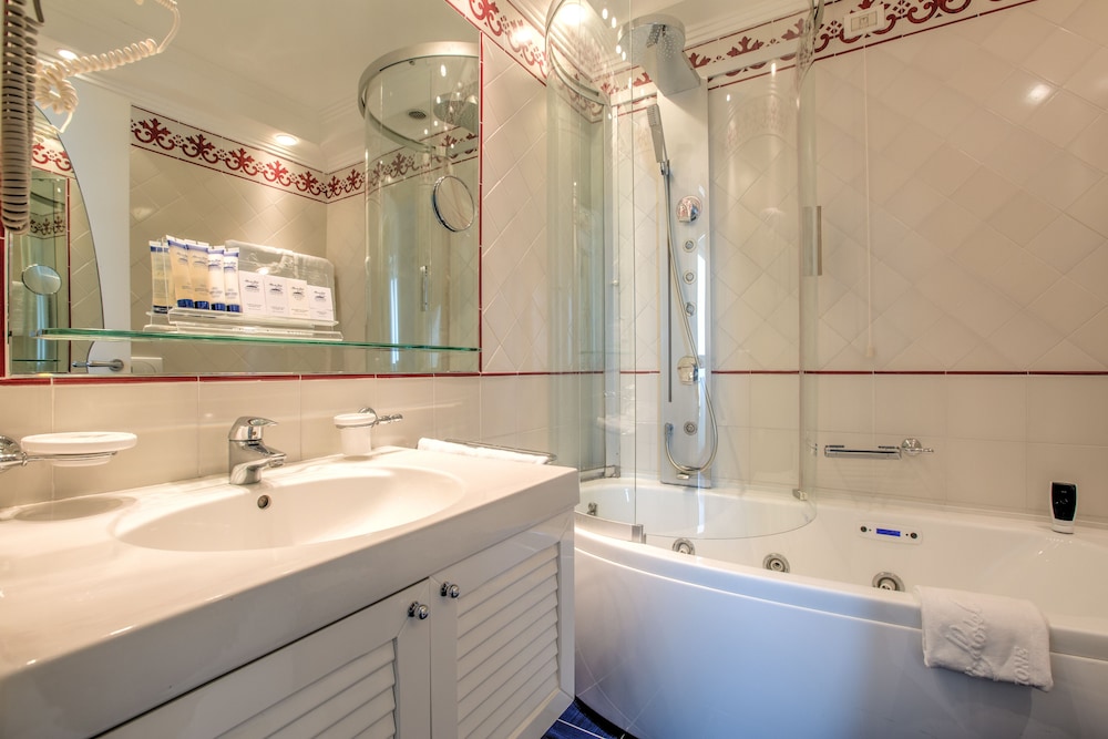 Atlantic Hotel Riccione 24/75