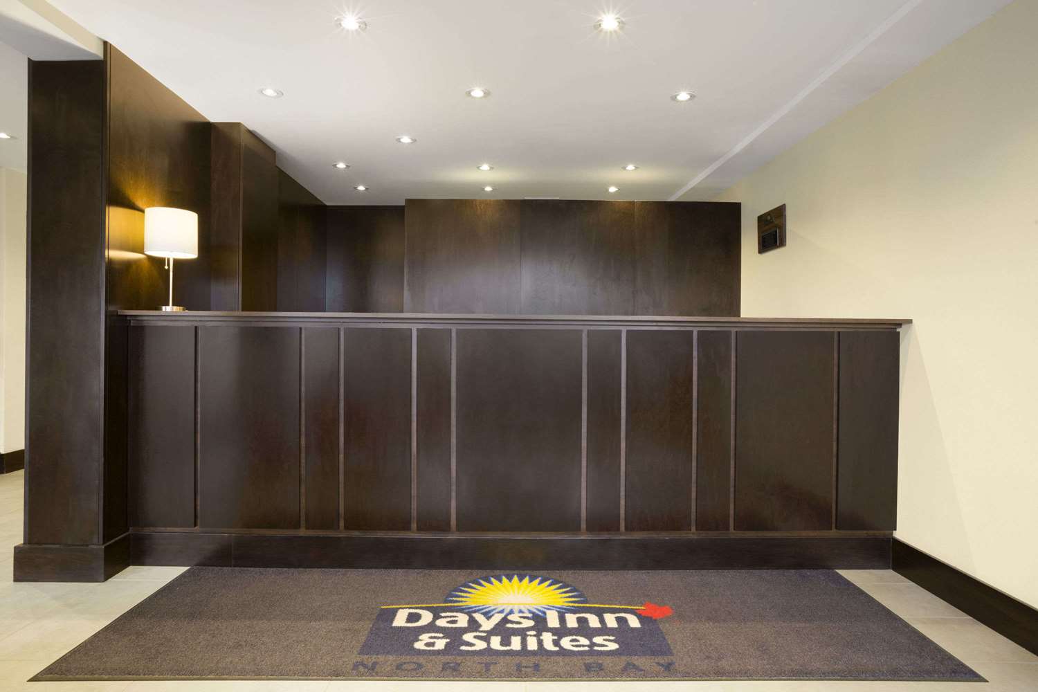 Days Inn & Suites by Wyndham North Bay Downtown 2/24