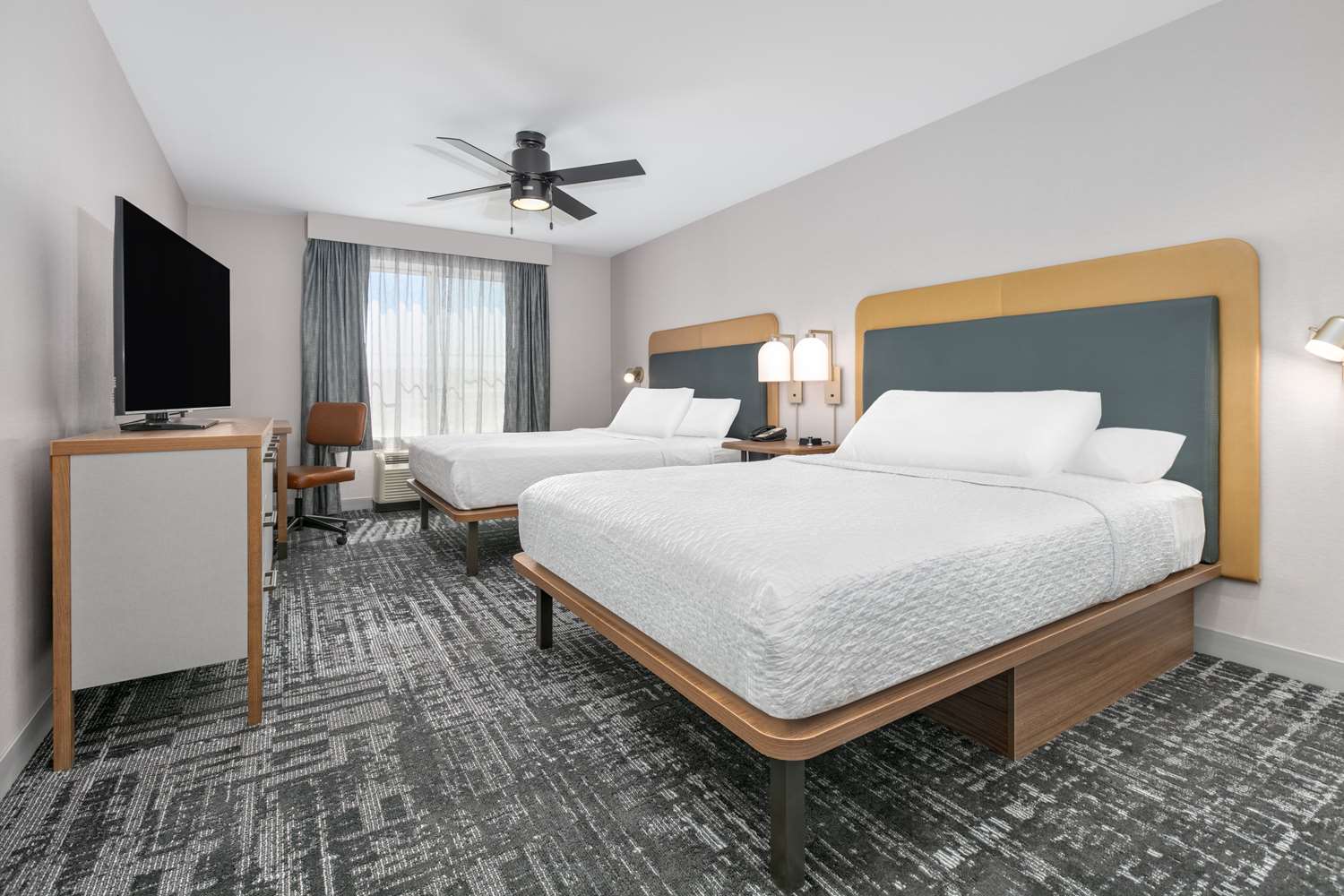 2 Bedrooms, Suite