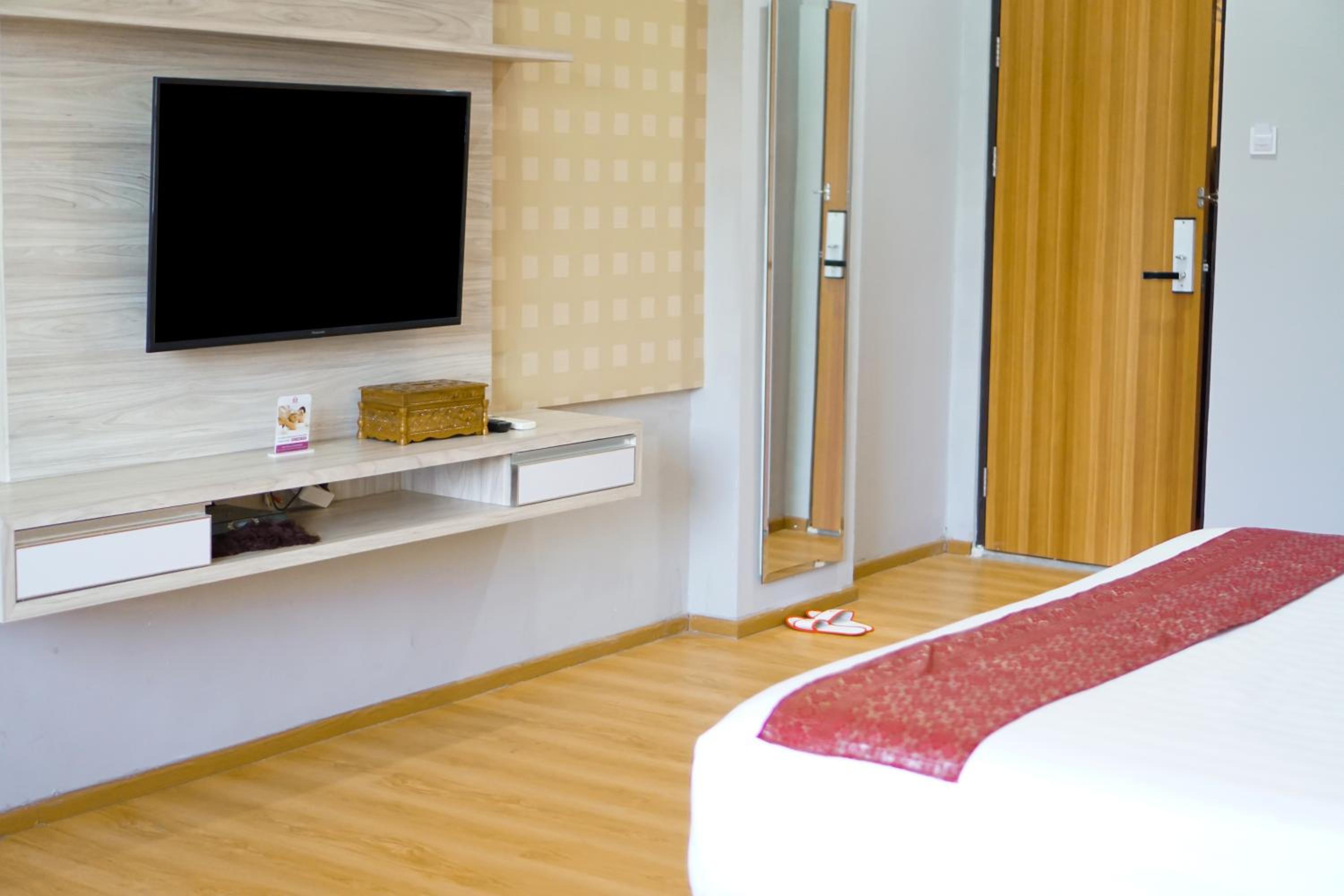 UNP Hotel and Convention Center 11/37