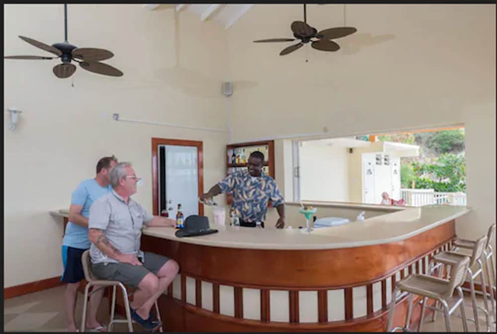 BIRD ROCK BEACH HOTEL 12/47