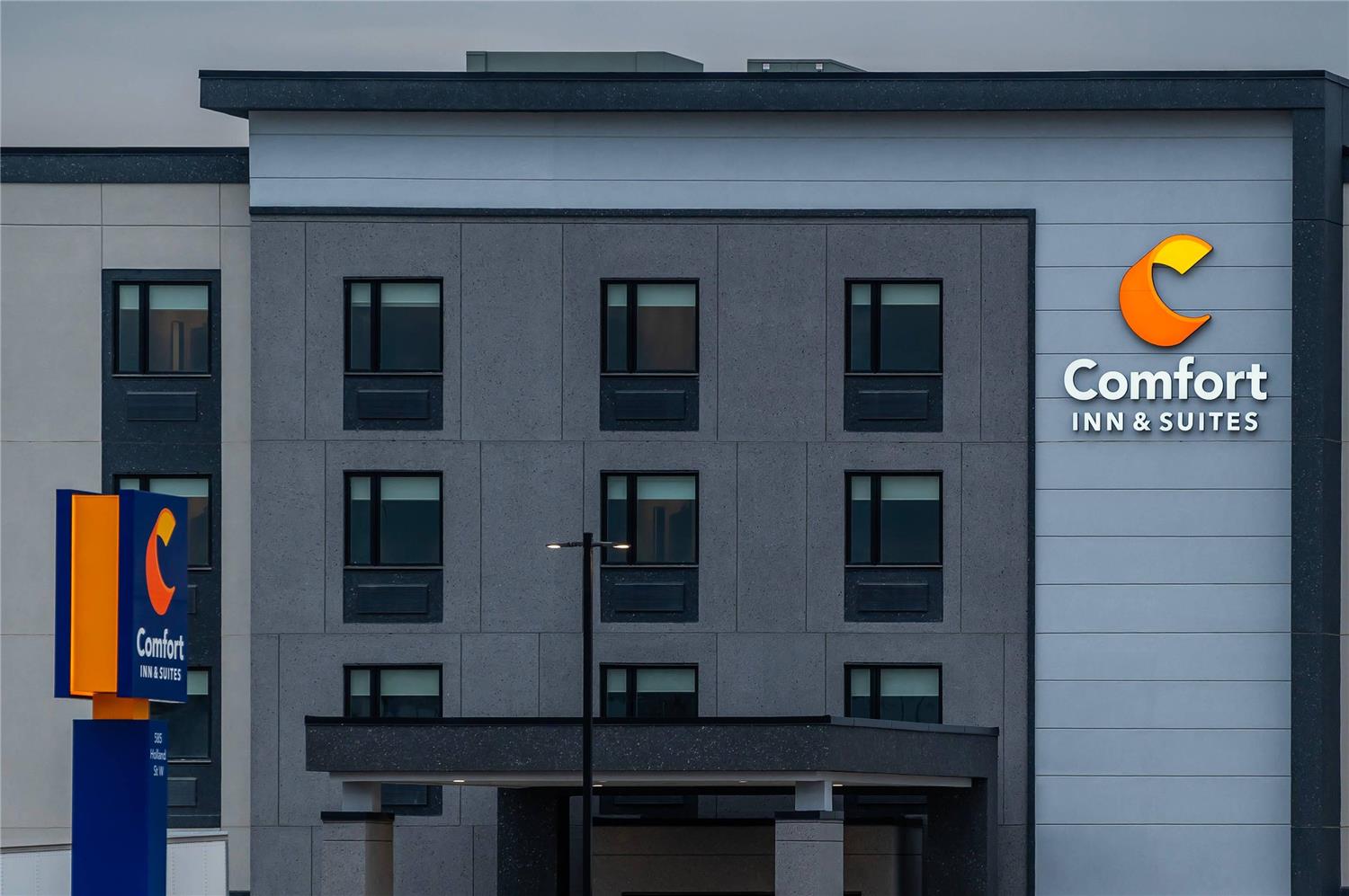 Comfort Inn and Suites Bradford 3/52