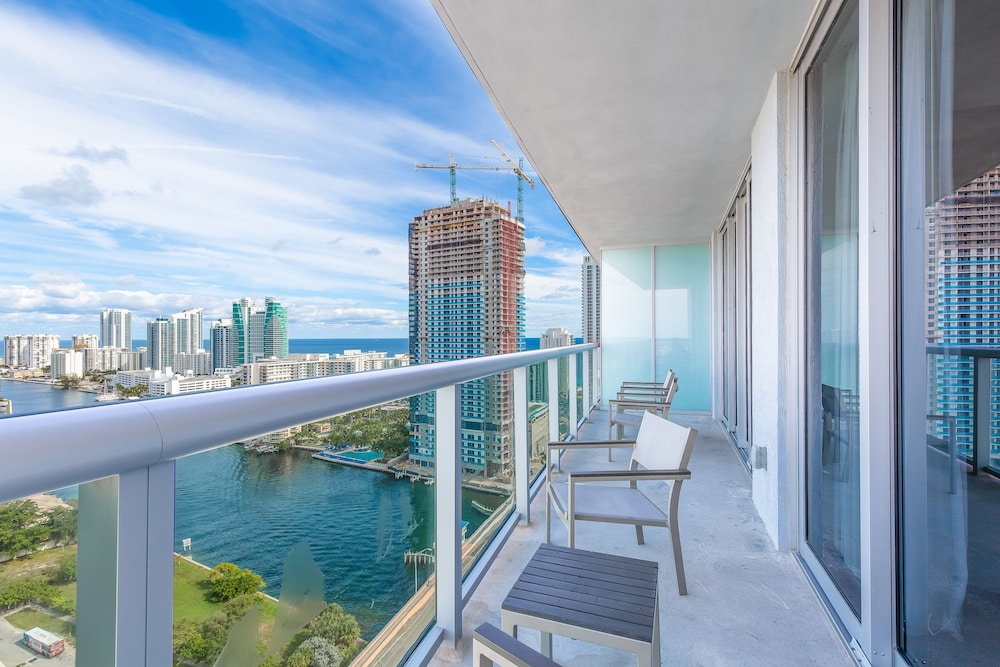 Private Ocean Luxury Condos at Beachwalk 22/50