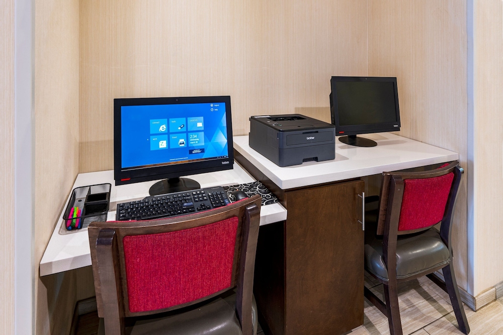Fairfield Inn & Suites St. Louis Chesterfield 21/23