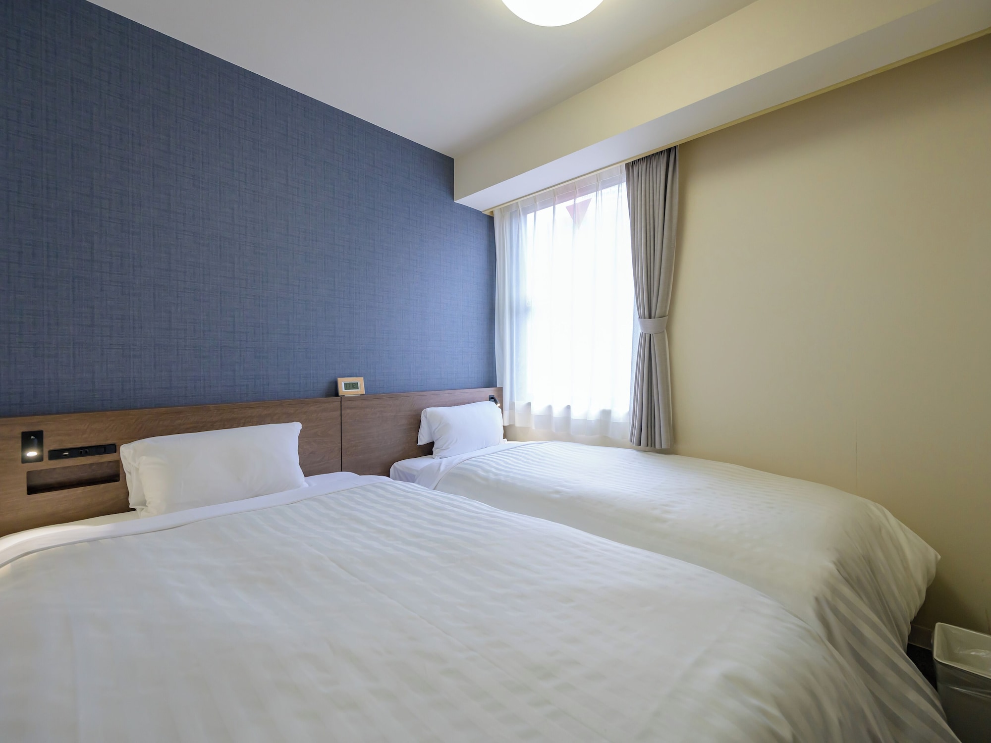 ECONOMY, TWIN BEDS