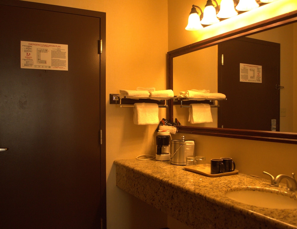 Rodeway Inn & Suites East Windsor CT 17/44