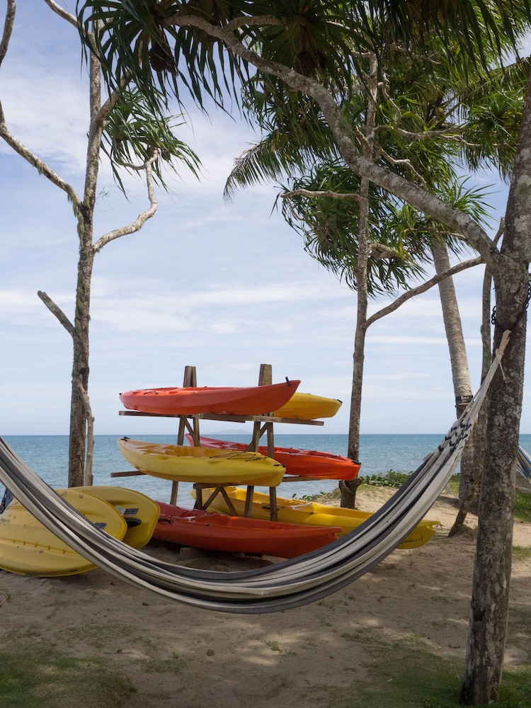 Uprising Beach Resort 67/72