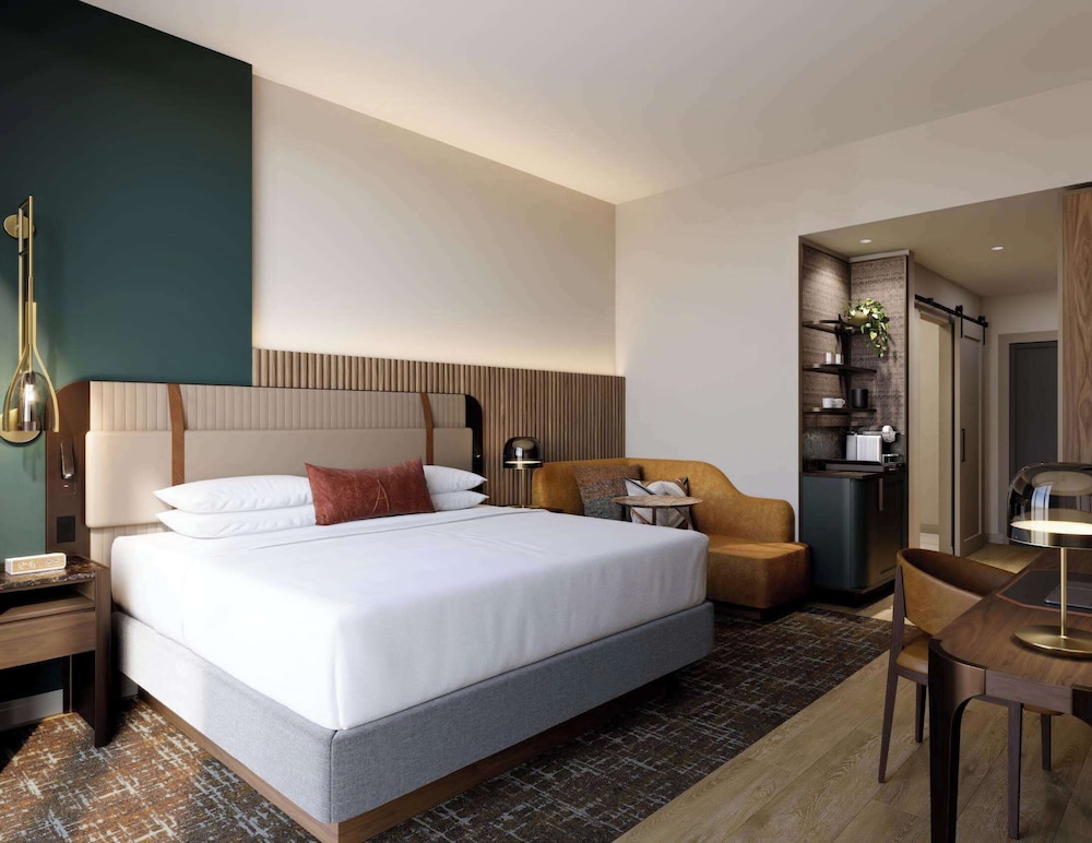 City, Deluxe, King Bed