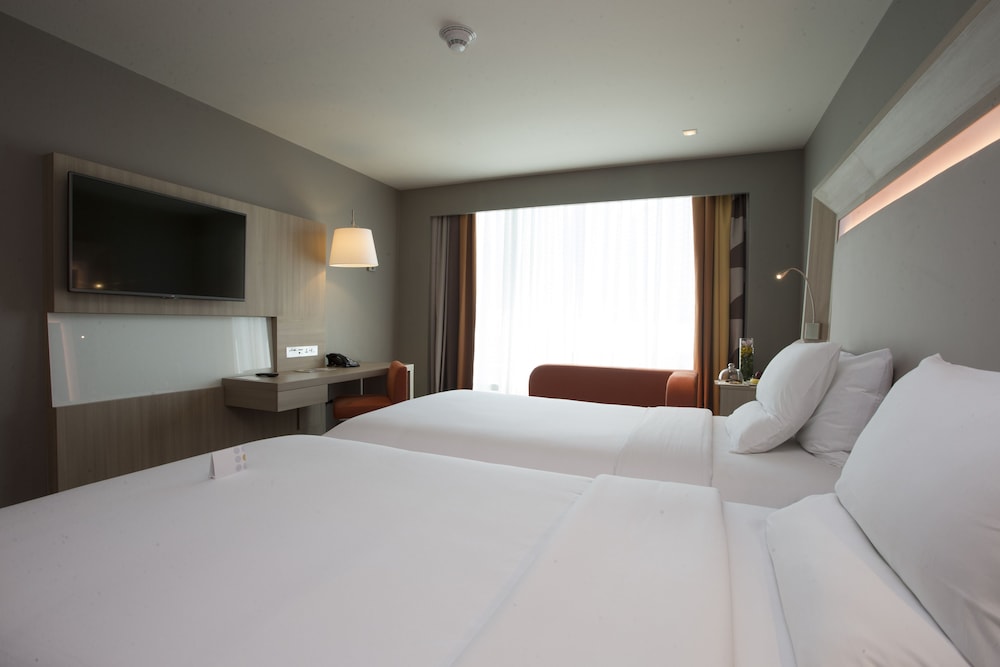 Hotel Novotel Manila Araneta Center 15/76