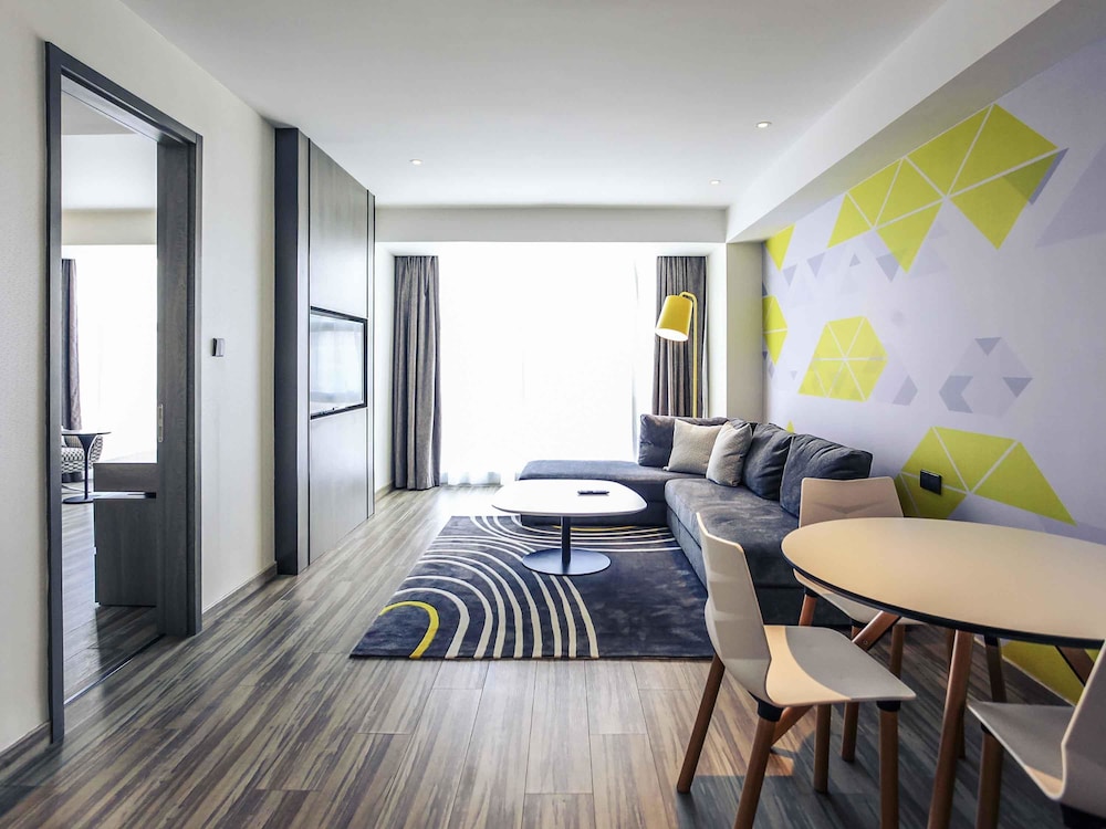 Mercure Shanghai Hongqiao South 24/96