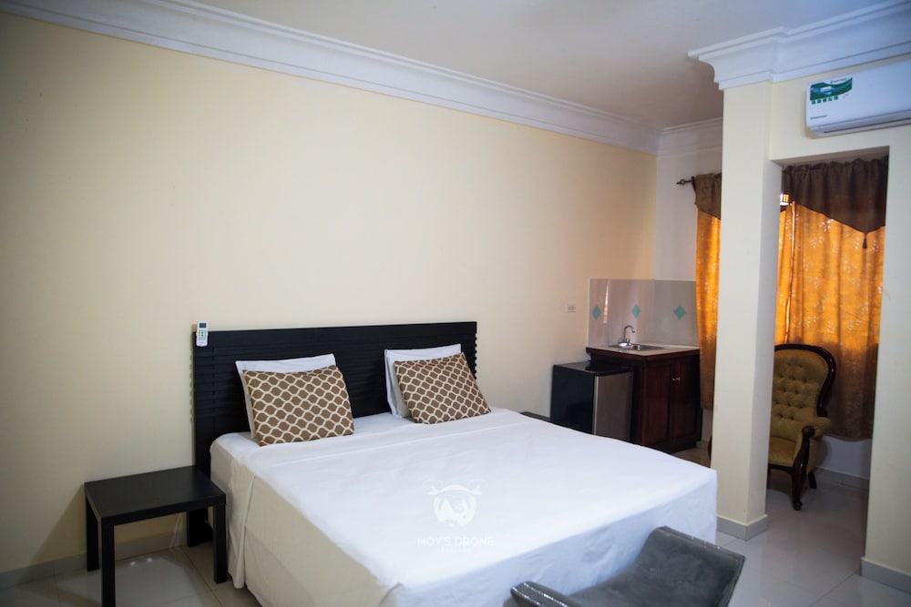 Sams Hotel 5/11