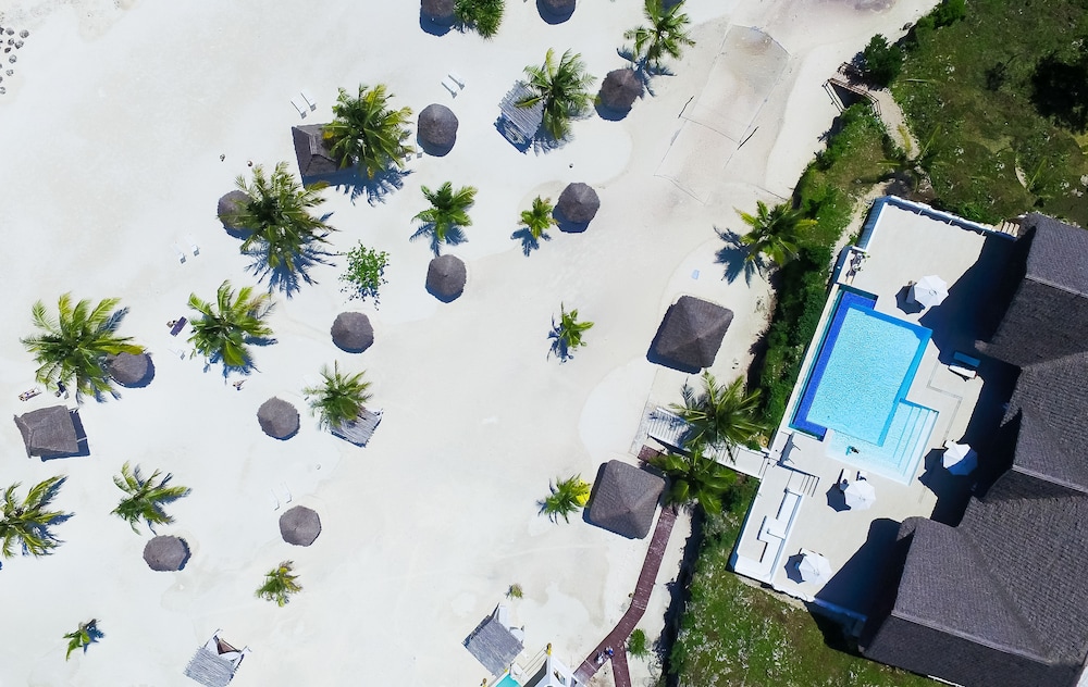 Kono Kono Beach Resort 14/73