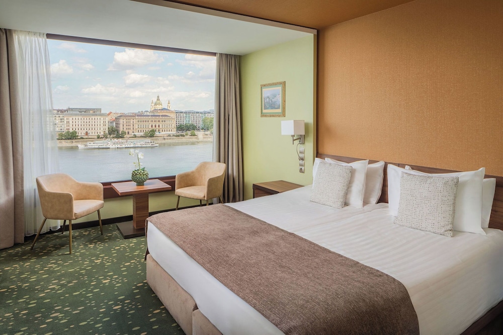ROOM, DOUBLE OR TWIN BED, RIVER VIEW