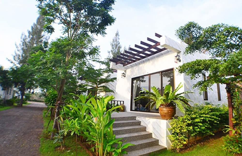 Pranburi Cabana Resort 68/72