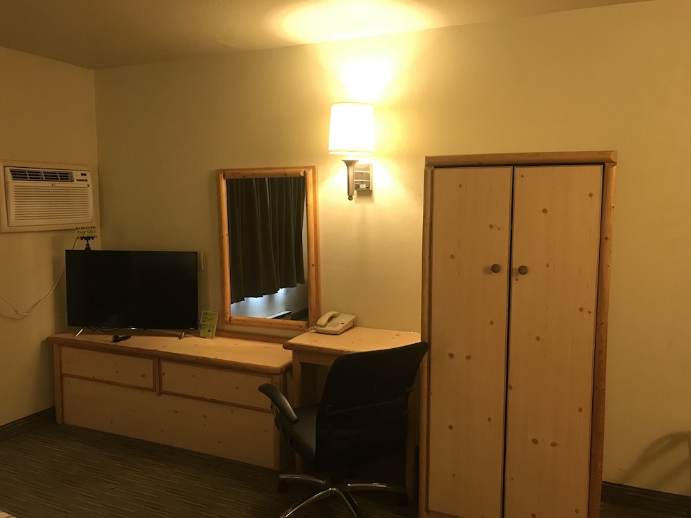 Days Inn and Suites by Wyndham Downtown Missoula-University 50/66