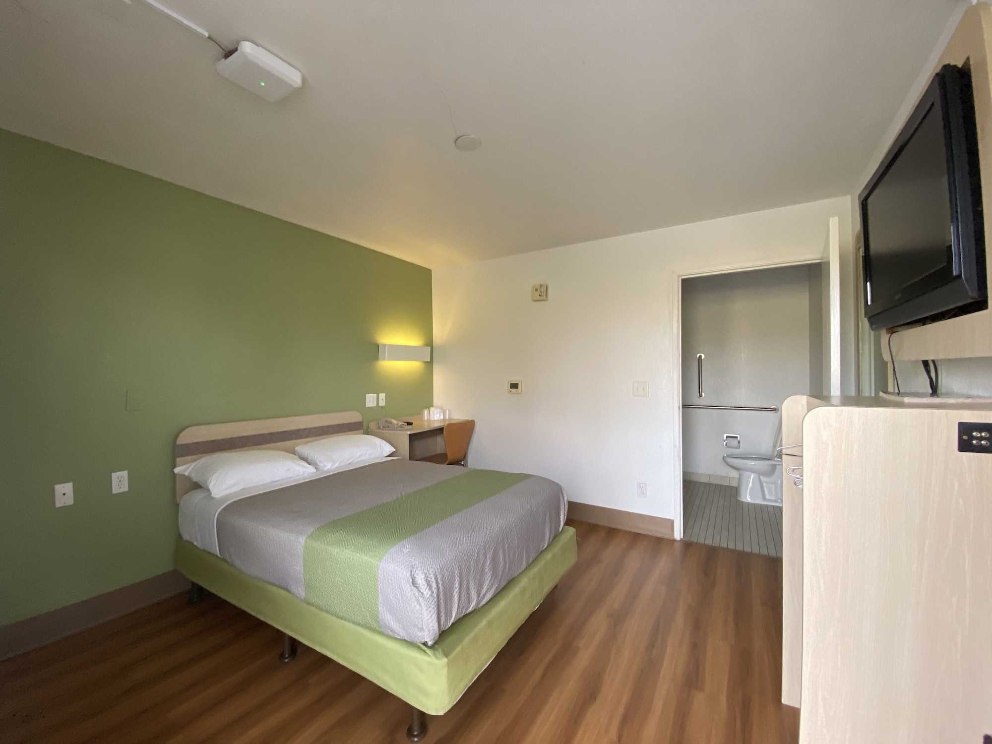 Standard, Double Bed, Accessible