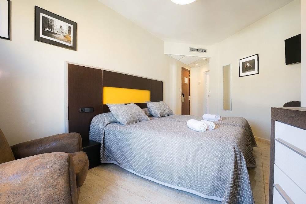 Montmar Hotel 18/50