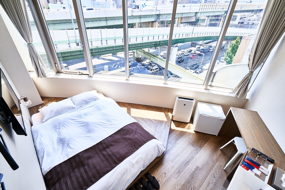 AND HOSTEL HOMMACHI EAST 57/69