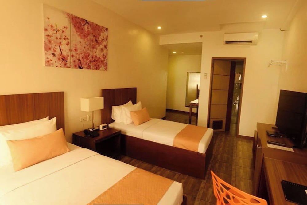 DELUXE, TWIN BEDS