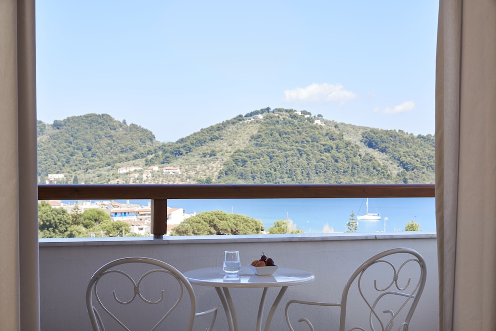 Skiathos Luxury Living 3/39