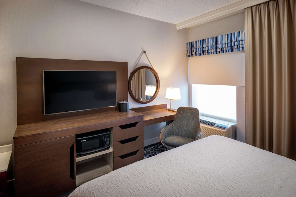 Room at Hampton Inn Long Island/Commack, COMMACK - NY