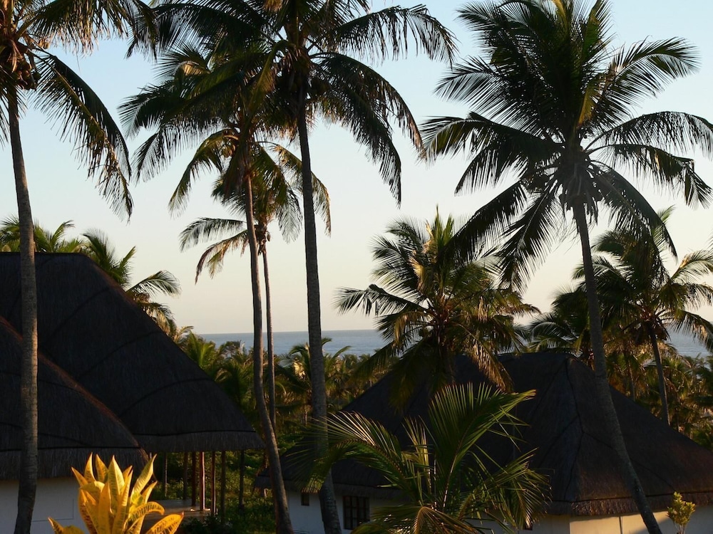 Blue Moon Beach Holiday Resort 18/32