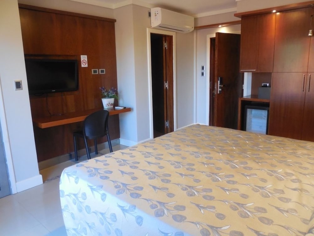 HOTEL TROPICAL 15/59