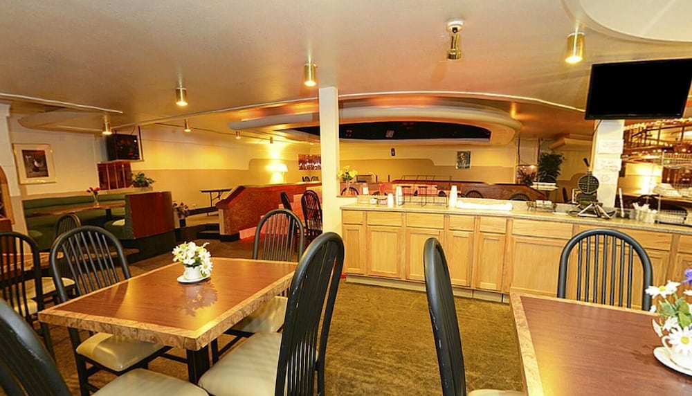 Twin City Inn & Suites Benton Harbor - St. Joseph 37/47
