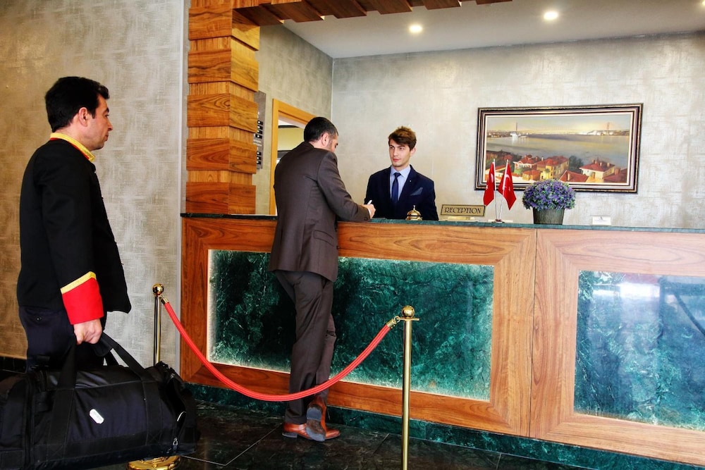 Sarissa Hotel 6/38