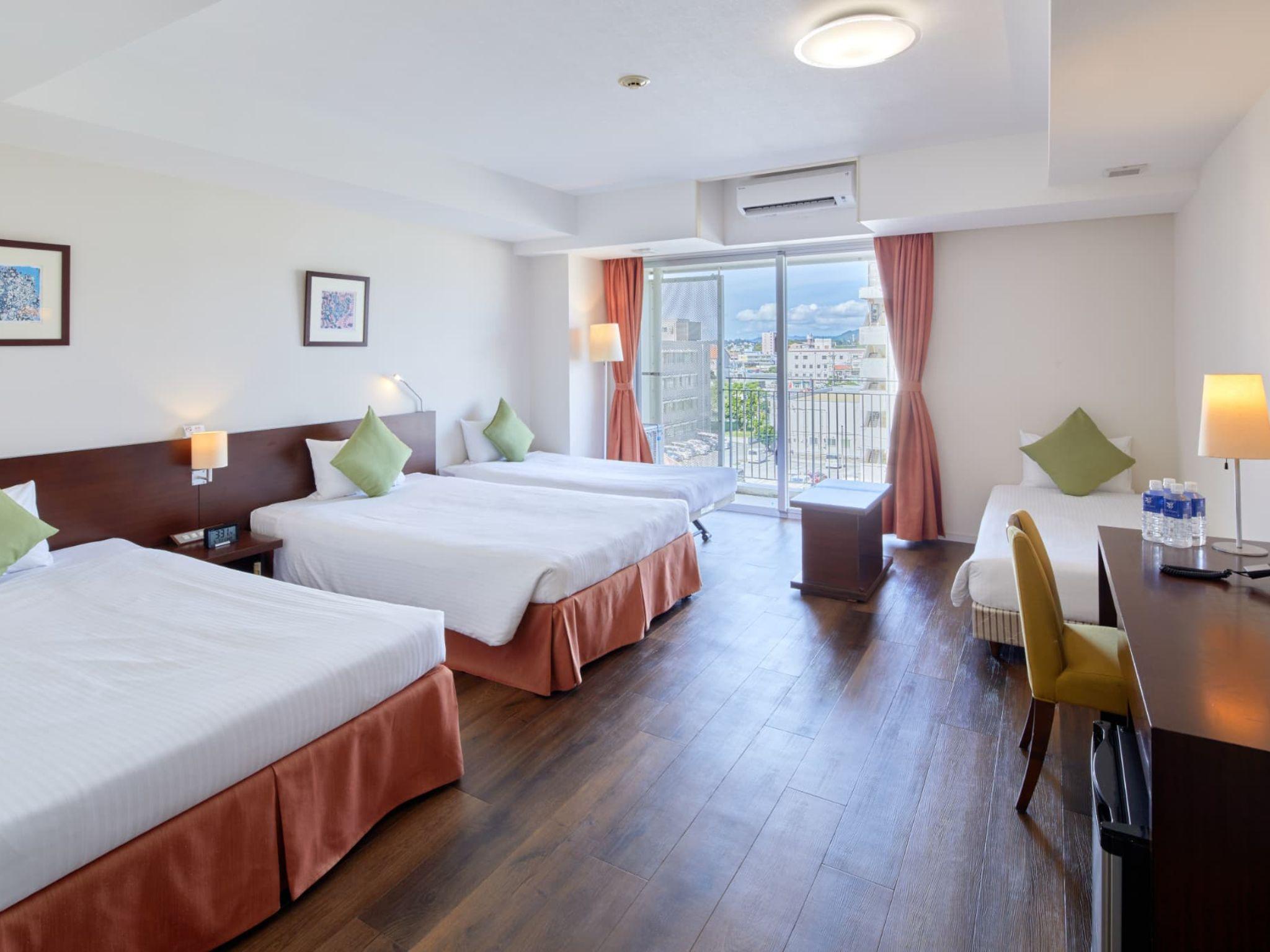 Universal, 3 Beds، Hotel Yugaf Inn Okinawa 2/4