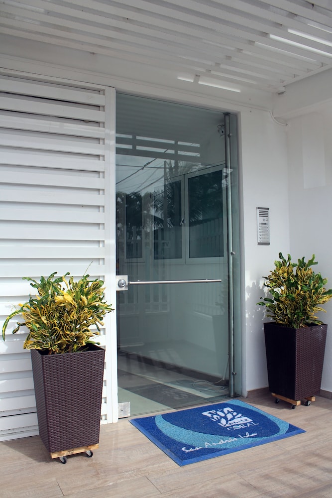 White Coral Apartasuites 20/50