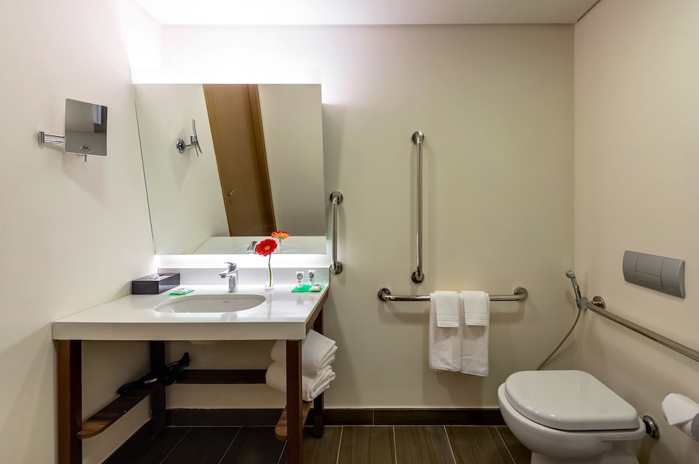 Hyatt Place Macae 12/59