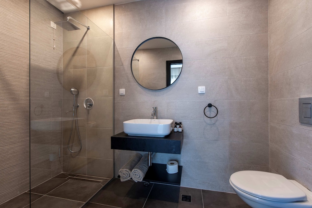 Soho Suites 45/54
