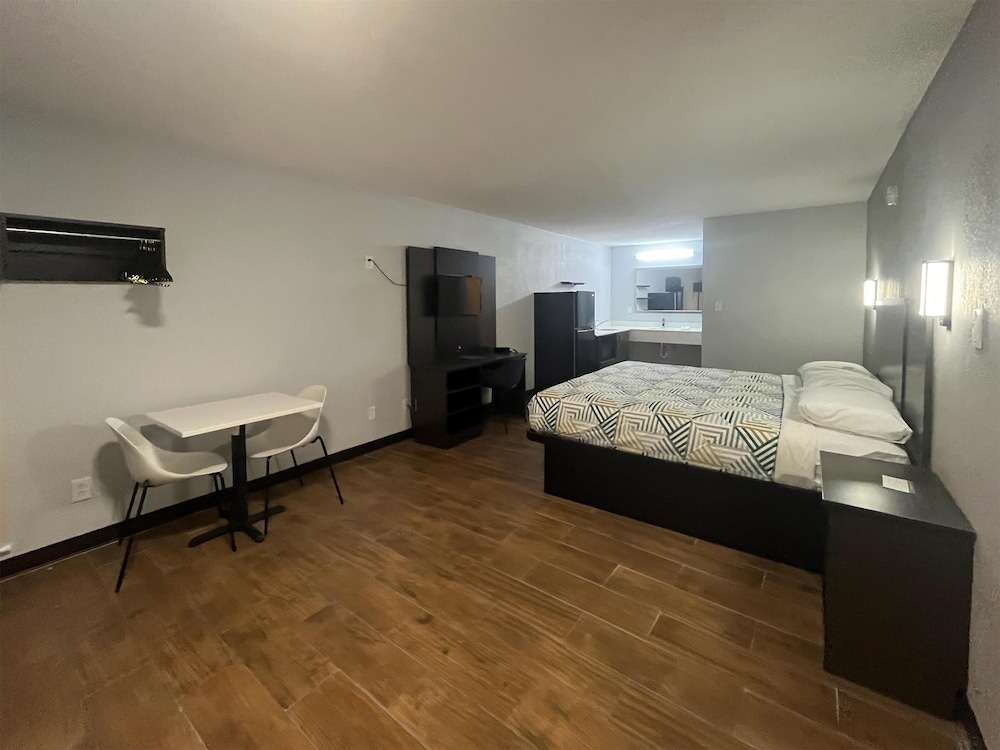 Studio6 Suites Hurricane, WV 33/41