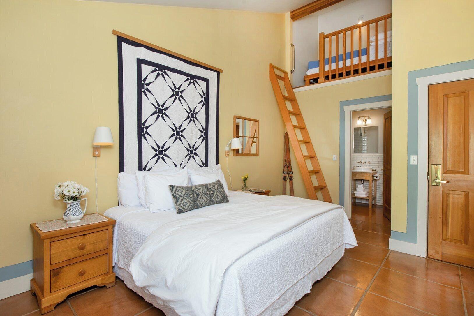 لوفت، The Alpine House Lodge & Cottages 2/3