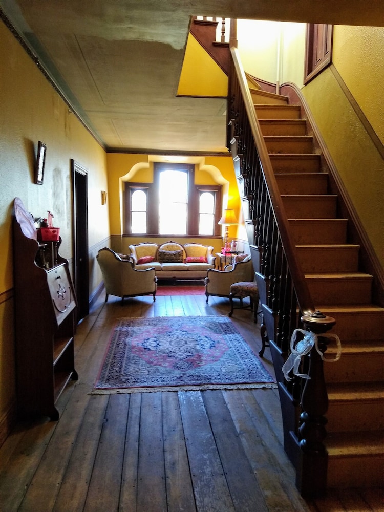 The Proctor Mansion Inn 35/70
